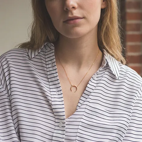 Collana con Pendente a Luna in Acciaio Inossidabile Minimalista per Donna Girocollo a Mezzaluna Gioielli alla Moda