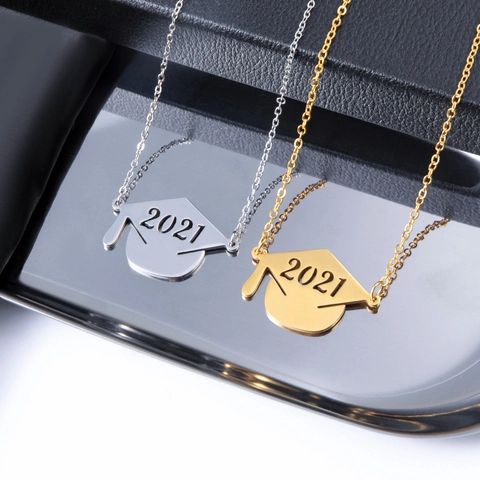 Graduation Cap Pendant Necklace Stainless Steel 2024 Commemorative Gift For Students Minimalist Jewelry With Card
