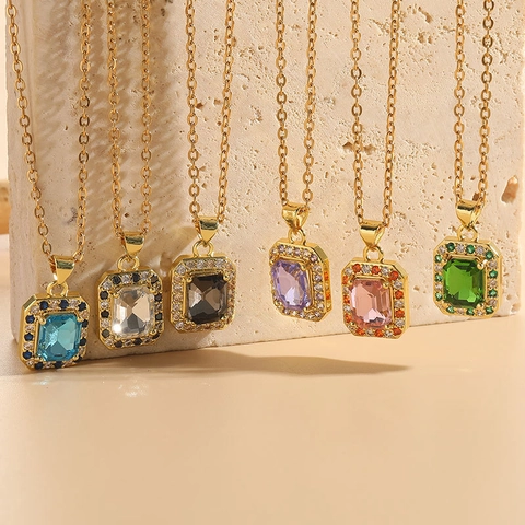 Collana con Pendente in Zirconia Rettangolare in Rame di Moda per Donna Placcata in Oro Lusso Leggero Catena in Acciaio Inossidabile Gioielli Regalo