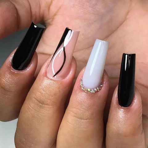 Press On Nails Lange Sargform Minimalistisch Schwarz Weiß Wirbel Strass Glänzende Künstliche Fingernägel Damen