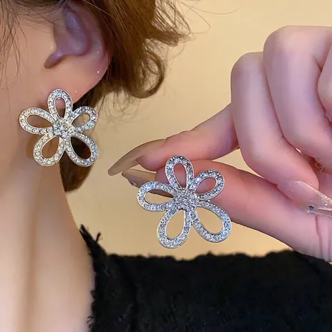 Hohl Aus Blume Ohrringe Legierung Strass Mit Silbernem Ohrringstift Elegante Mode Schmuck Für Frauen