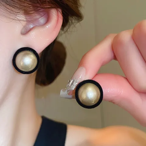 Boucles D'oreilles Puces Rondes Künstliche Perles D'imitation Avec Bordure Flocage Alliage Et Tige Argent Sterling 925 Bijoux Vintage