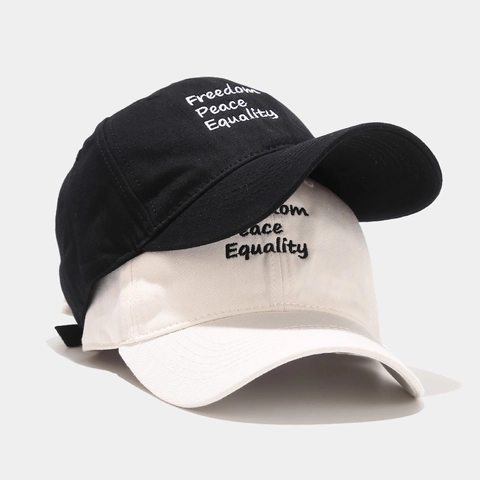 Cappello Da Baseball In Cotone Ricamo Freedom Peace Equality Regolabile Calotta Morbida Visiera Curva Berretto Sportivo Casual