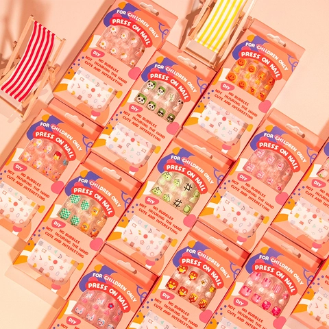 Unghie Finte Per Bambini Cartone Animato Simpatico Motivo Adesivo Resina Fai Da Te Per Bambini Accessori Bellezza