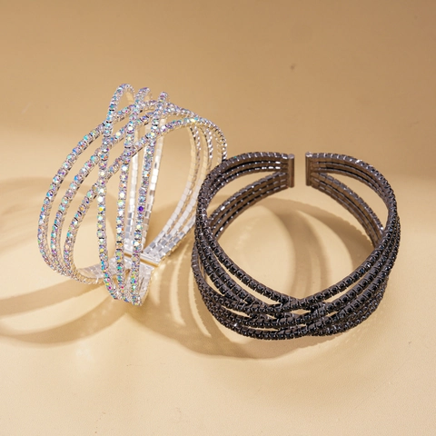 Brazalete De Cruz Con Diamantes De Imitación Multicapa Geométrico Abierto Puño De Hierro Joyería Brillante Minimalista Para Mujer
