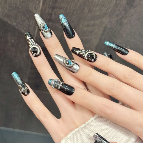 Uñas Postizas a Mano Góticas Oscuras Serpiente Estrella Luna Relieve 3D Metal Ojo de Gato Negro Azul Degradado Forma Ataúd