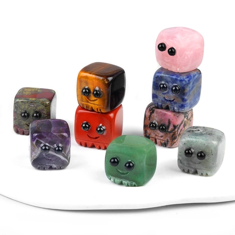 Mini Cube Figurines Natural Amethyst Rose Quartz Tiger Eye Hand Carved Cute Cartoon Face Monster Desktop Decor Ornament