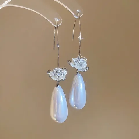 Boucles D'oreilles Pendantes Künstliche Perles Goutte D'eau Fleur Zircon En Cuivre Style Français Élégant Femmes