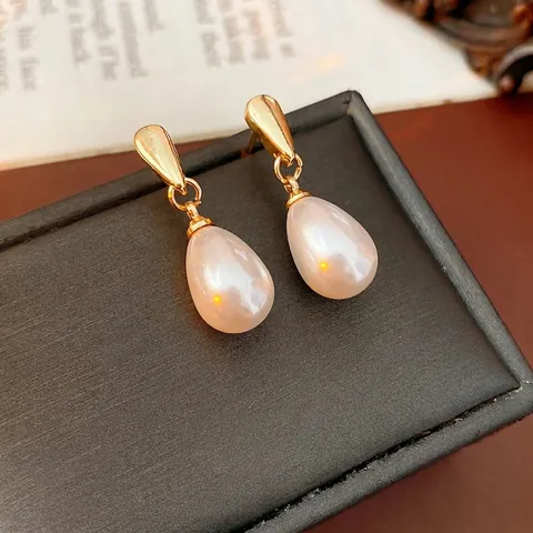 Vintage French Style Water Drop Imitation Artificial Pearl Drop Earrings With Silver Earring Post For Women Elegant Copper Jewelry