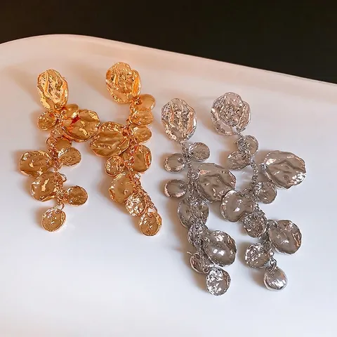 Onregelmatige Gehamerde Ronde Lange Kwast Oorbellen Met Zilveren Oorsteker Legering Chique Sieraden Voor Dames