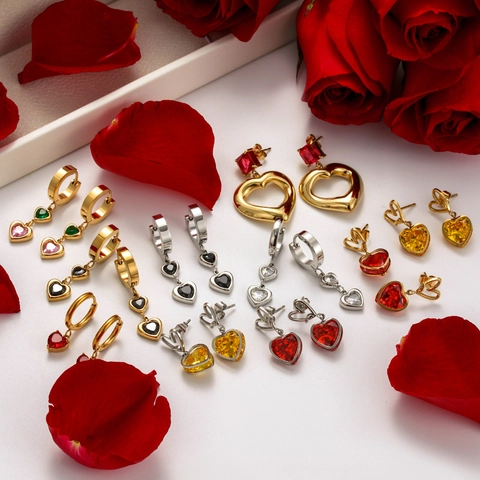 French Style Titanium Steel Heart Earrings For Women Retro Pave Rhinestone Dangle Hoop Earrings Gold Silver Fashion Jewelry