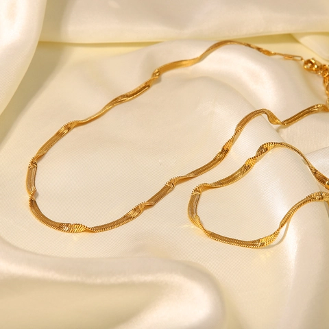 Minimalist 18K Gold Plated Stainless Steel Twisted Snake Chain Bracelet For Women Fashion Jewelry Accessory