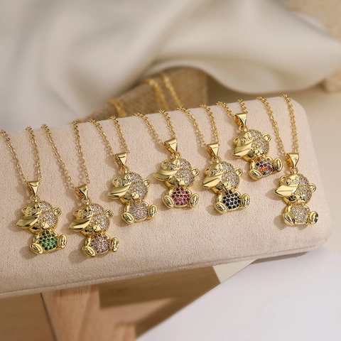 Simple Fashion Gold Plated Copper Bear Pendant Necklace For Women Shiny Rhinestone Inlaid Animal Bear Choker Jewelry Gift