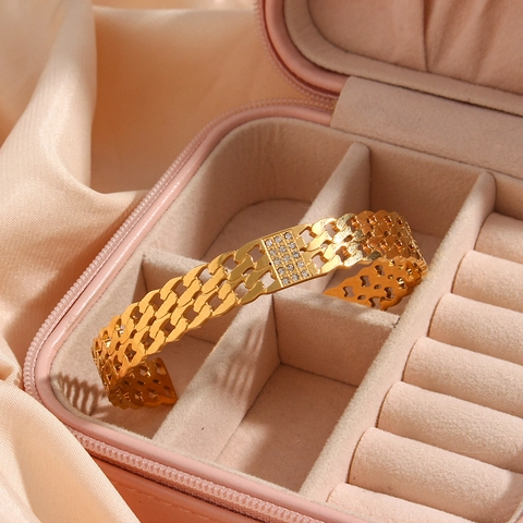 Mode Edelstahl Gold Überzogene Curb Link Offener Armreif Für Damen Geometrische Zirkonia Inlay Minimalistischen Schmuck Armband