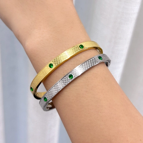 Bracciale Rigido in Acciaio al Titanio Vintage per Donna Lussuoso Bracciale in Metallo con Texture a Scaglie di Pesce e Zirconia Incastonata Gioielli