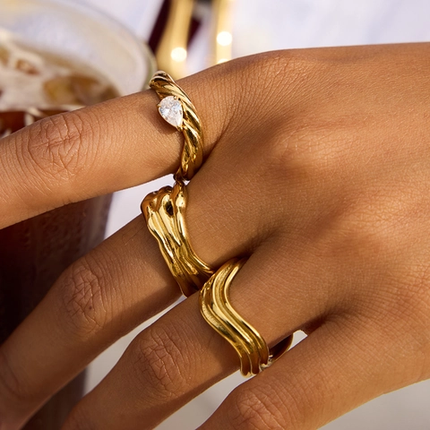 Elegante Roestvrijstalen Ringen Voor Dames Verguld Cubic Zirconia Waterdicht Hypoallergeen Twist Design Sieraden