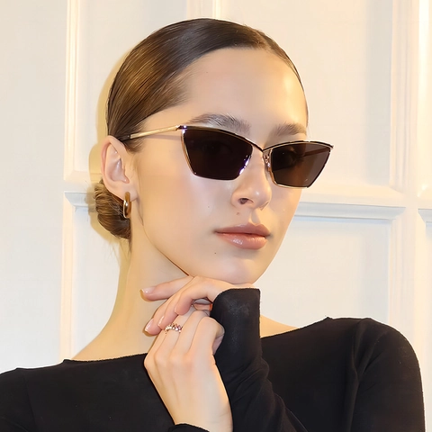 Occhiali Da Sole Cat Eye Retrò Montatura In Metallo Lente PC Protezione UV400 Occhiali Cyberpunk Alla Moda Per Uomo Donna
