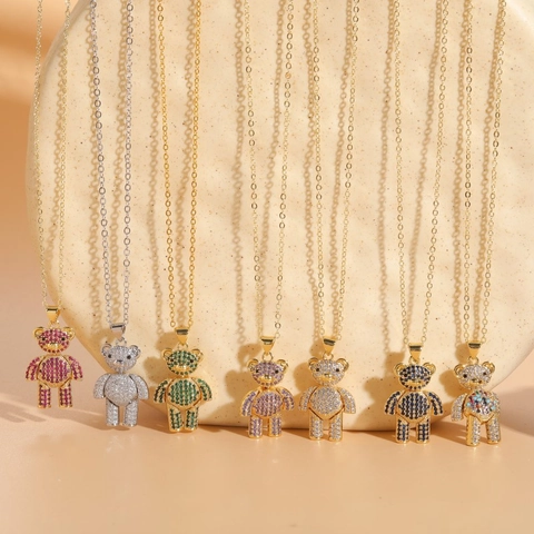 Collana Con Pendente Orso Con Rame Placcato Oro 14K E Zirconi Cubici Scintillanti Gioielli Con Articolazioni Mobili Per Donne