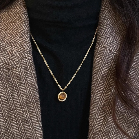 Vintage Tigerauge Anhänger Halskette Legierung Goldene Gedrehte Seilkette Retro Maillard Stil Runde Edelstein Schmuck Damen