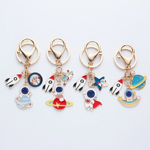 Creative Astronaut Keychain Zinc Alloy Enamel Spaceman Rocket Star Pendant Gold Metal Keychain For Backpack Keys Space Theme Gift