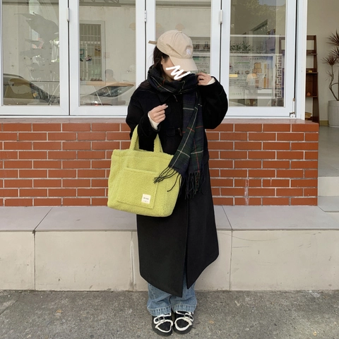 Women Plush Tote Bag Faux Lamb Wool Large Capacity Crossbody Handbag Casual Chic Shoulder Bag For Shopping Daily Travel