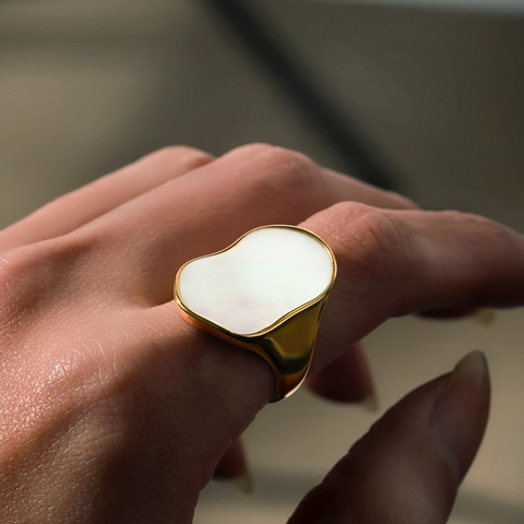 Anello Geometrico Irregolare In Acciaio Inossidabile Placcato Oro Con Intarsio In Madreperla Bianca Stile Vintage Da Donna