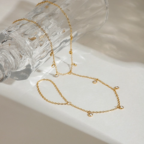 Cavigliera in Acciaio Inossidabile Placcato Oro con Anello in Zirconia Catena per Piedi Donna Gioielli Boho da Spiaggia