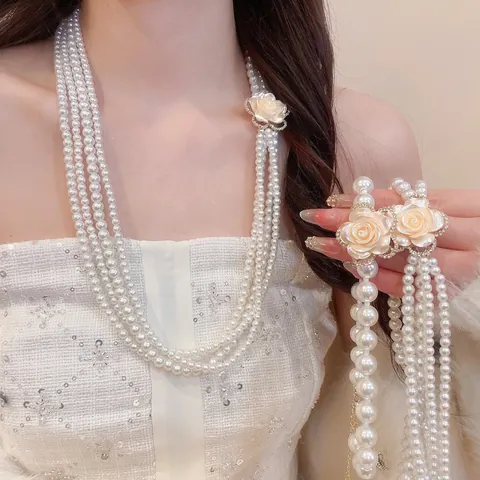Multi-Layer Künstliche Perlenhalskette Mit Strass Rosenblüte Anhänger Französisch Retro Elegant Damen Schlüsselbeinkette