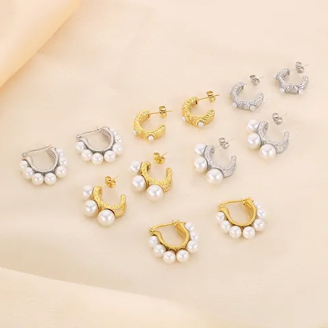 Orecchini A Cerchio A Forma Di C Con Künstliche Perle Di Conchiglia Vintage Francese Acciaio Inossidabile Placcato Oro 18K Texture Martellata
