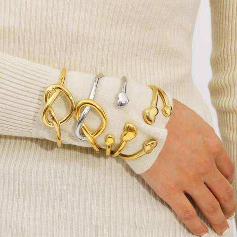 Bracciale Rigido Aperto Nodo Cuore Acciaio Inossidabile Placcato Oro 18K Lucido Impermeabile Gioielli Per Donna