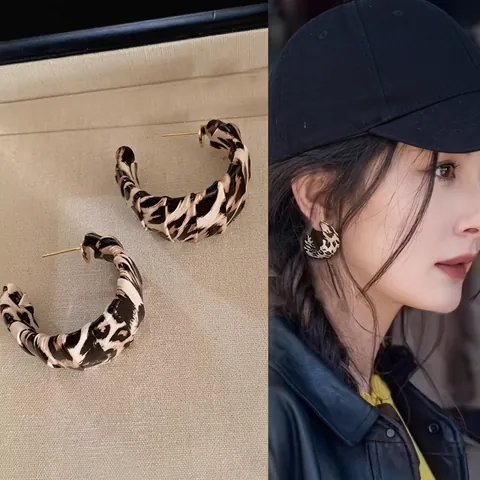 Pendientes De Aro En C Con Estampado De Leopardo Vintage Envueltos En Tela Y Cuero Con Poste De Plata Para Mujer