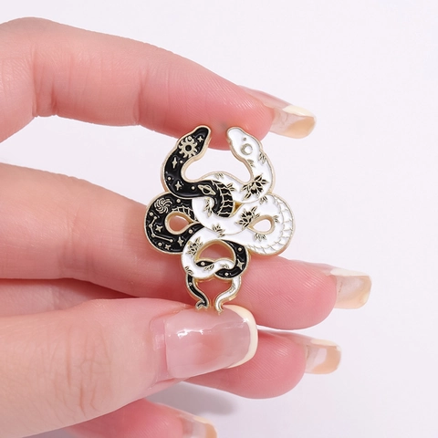 Spilla in Lega Smaltata Vintage a Forma di Serpente e Farfalla Distintivo da Risvolto Misterioso Sole Luna Stella Gioielli Unisex