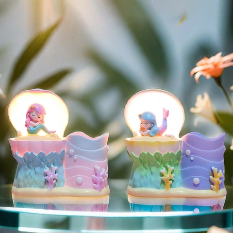 Cartoon Resin Pen Holder With LED Night Light Desktop Ornament For Office Study Stationery Organizer
