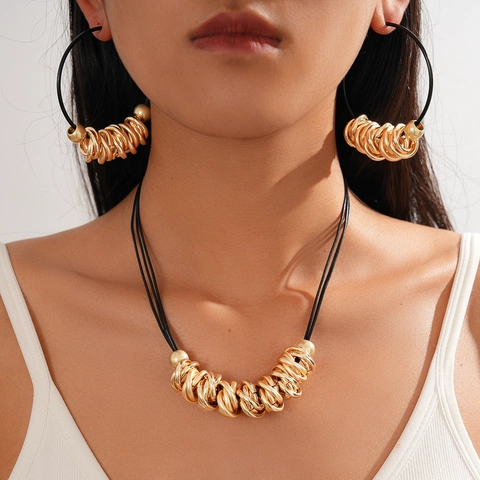 Modeschmuck Halskette Und Creolen Lederband Mit Legierung Geometrische Kreisrunde Wicklung Schlüsselbeinkette Für Damen