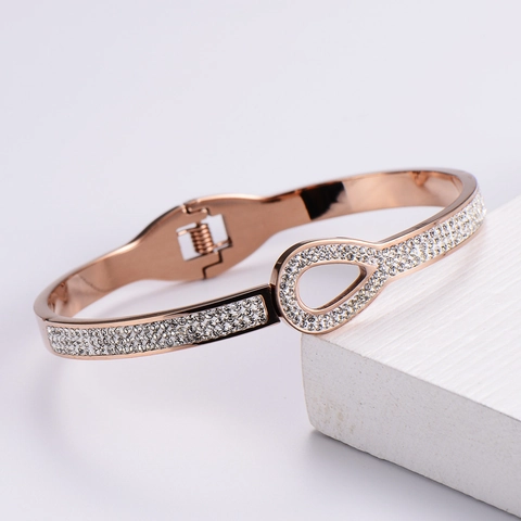 Elegante Bracciale Rigido A Goccia In Acciaio Inossidabile 316L Placcato Oro Con Strass Scintillanti Per Donna