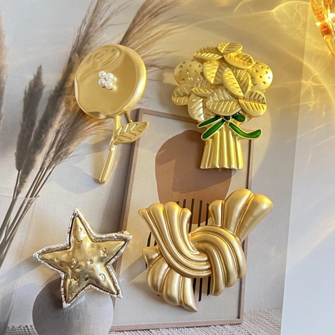 Spille da Balia Vintage in Lega di Zinco Oro Opaco per Donna Elegante Design a Fiore Stella Nodo Gioielli di Moda Retrò