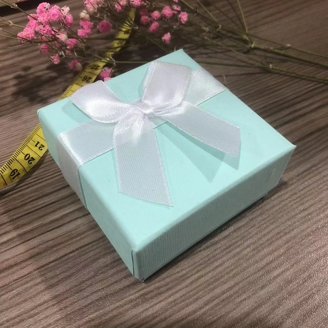 Caja De Joyería Cuadrada Cartón Papel Almacenamiento Regalo Con Lazo De Cinta Inserto De Esponja Para Collar Anillo Pendientes
