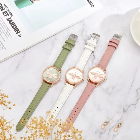 Quartz Wrist Watch Women Fashion Elegant Bee Pattern Faux Leather Strap Alloy Case Roman Numerals Analog Display Casual