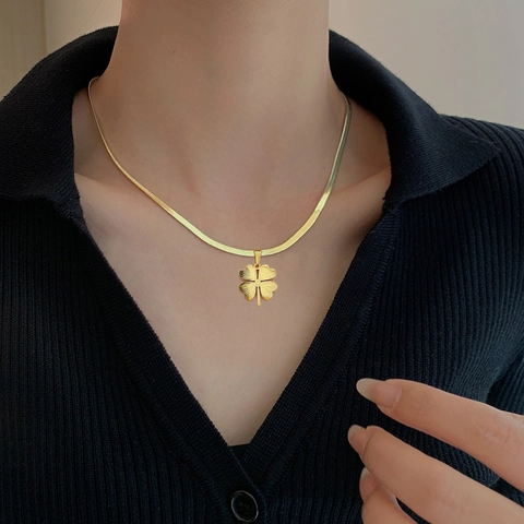 Vierbladig Klavertje Hanger Ketting Titanium Staal Slangenketting Minimalistische Sieraden Voor Dames