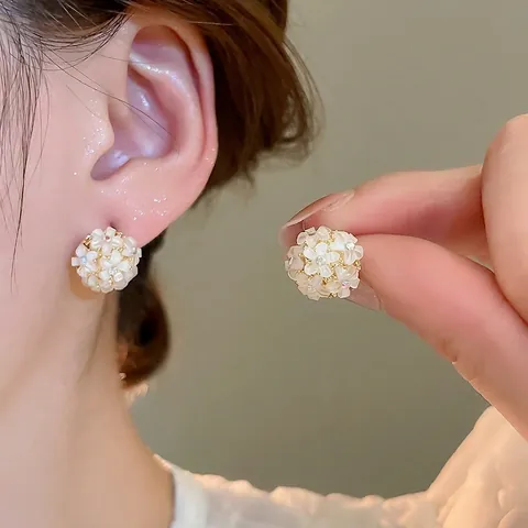 Blumenball Ohrstecker Mit Silbernem Ohrringstift 18K Vergoldete Legierung Harz Strass Süßer Eleganter Schmuck Damen