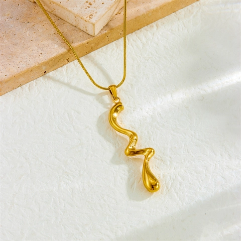 Collar Con Colgante De Onda Retorcida Irregular Acero Inoxidable Chapado En Oro Minimalista Chic Joyería De Cadena De Serpiente Para Mujeres