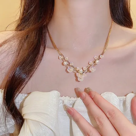 Collar Con Colgante De Flor De Resina E Imitación De Perlas Artificiales Aleación Multicapa Tono Dorado Joyería Elegante Para Mujer