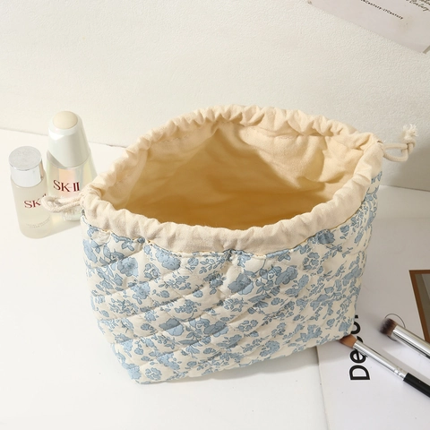 Quilted Cosmetic Bag Large Capacity Portable Travel Storage Bag Drawstring Makeup Pouch Cute Printed Toiletry Organizer