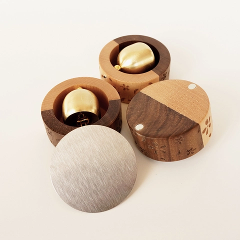 Sonnette De Commerçant Magnétique En Bois Noyer Noir Hêtre Laiton Carillon Entrée Minimaliste Décoratif Gravé Rappel