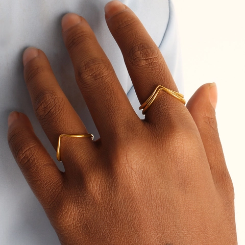 Minimalist V Shape Ring Gold Plated Stainless Steel Chevron Heart Curve Stackable Finger Jewelry For Women Niche Design