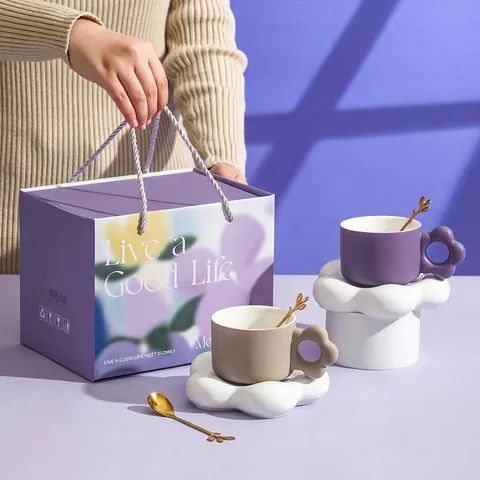 Tazza Da Caffè In Ceramica Piattino E Cucchiaio Confezione Regalo Manico A Fiore Sottobicchiere A Nuvola Stile Nordico Casa