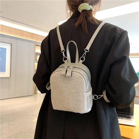 Petit Sac à Dos en Strass pour Femmes Mode Cuir Synthétique Sac de Voyage Brillant à Rivets pour Dames Filles
