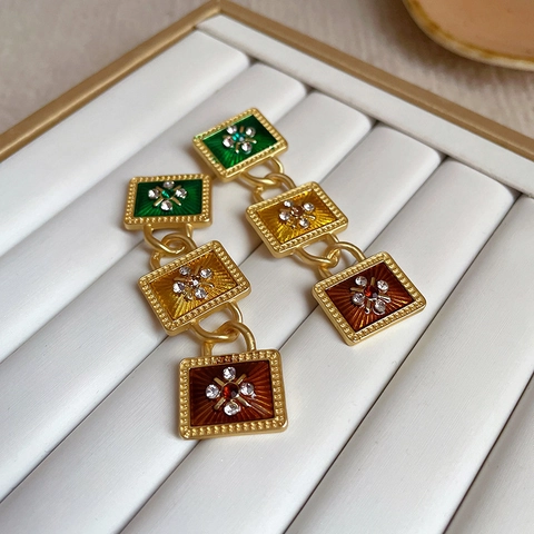 Vintage Court Style Alloy Artificial Pearl Flower Earrings With 925 Sterling Silver Earring Post Luxurious Rhinestone Enamel Stud Earrings For Women