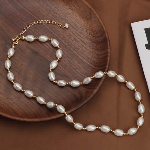 Collana di Perle d'Acqua Dolce Naturali Choker di Perle a Riso Vintage Con Perline Dorate Catena di Estensione Gioielli Donna