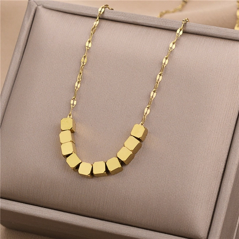 Collana con Pendente a Cubo in Acciaio al Titanio Placcato Oro Minimalista Catena a Clavicola Geometrica Gioielli da Donna Accessori